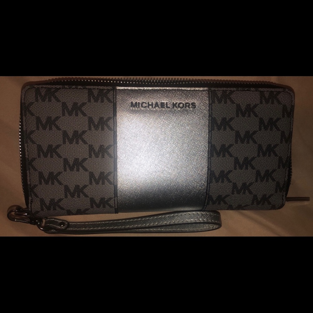 Michael Kors wallet
